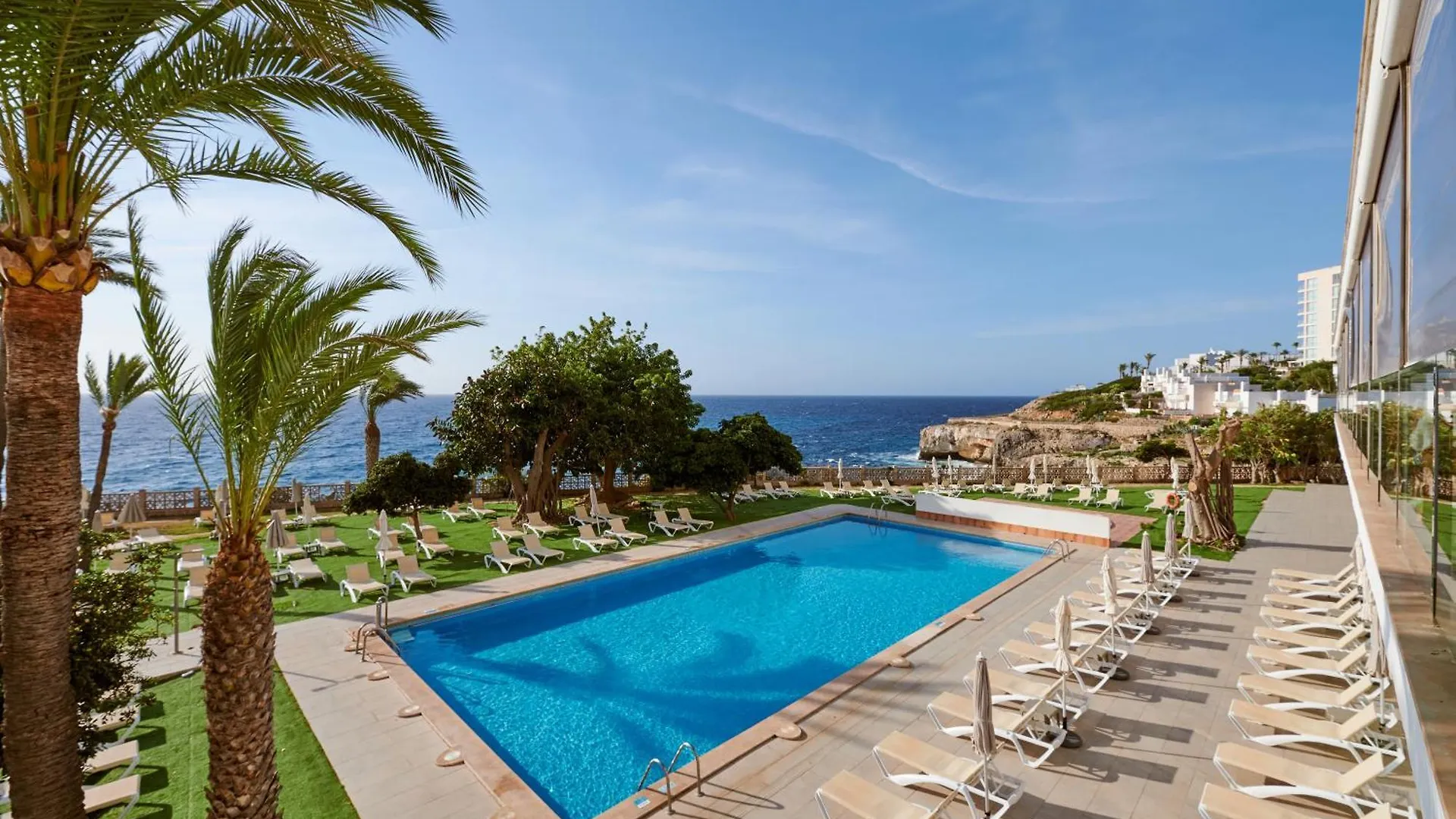 Alua Calas De Mallorca Resort Hotel