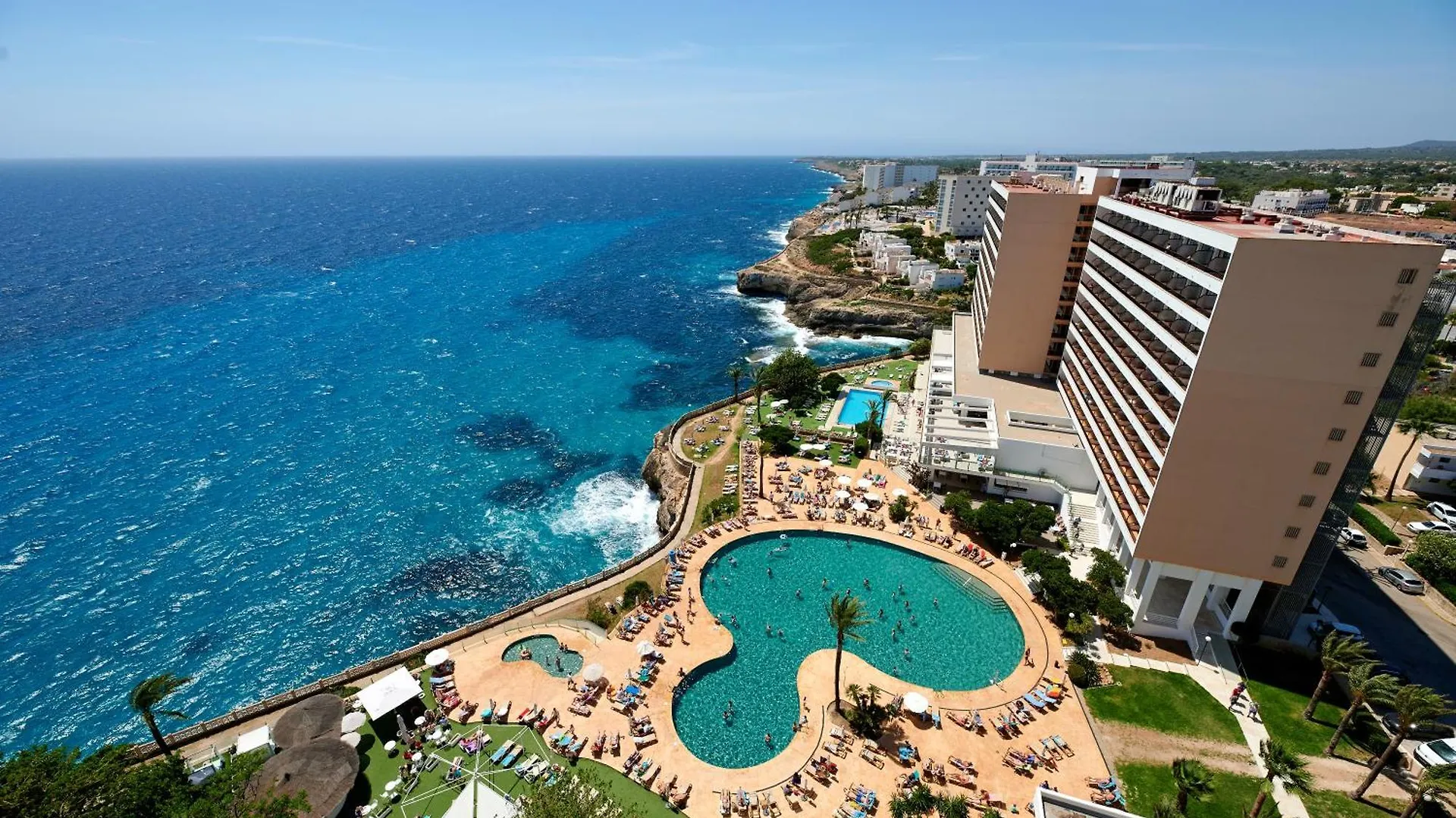 Alua Calas De Mallorca Resort location
